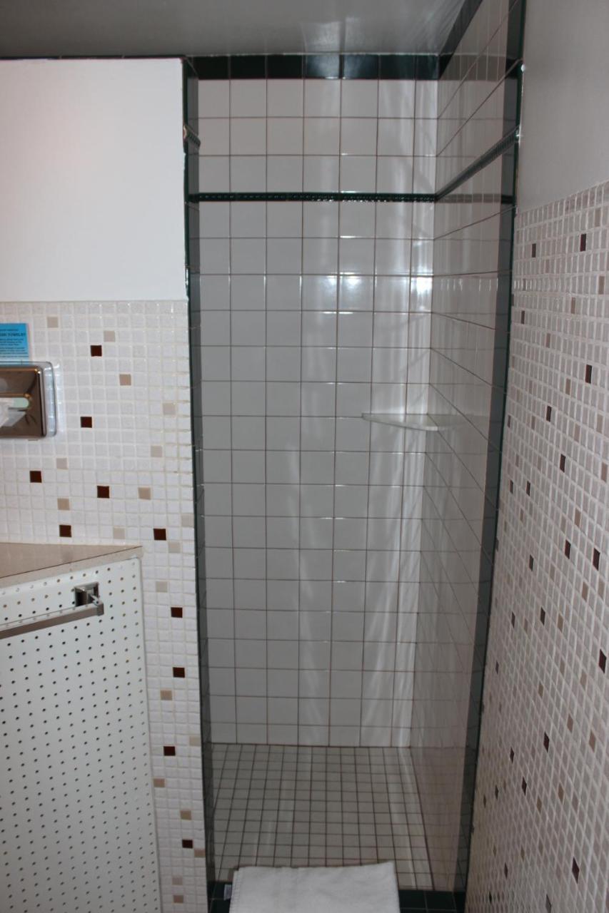 Riverside Motel Hayward Quarto foto